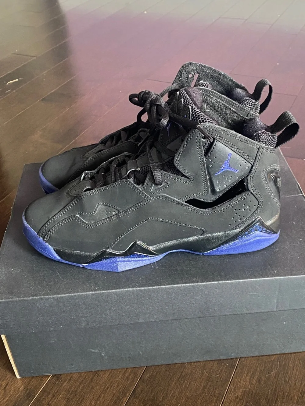 Jordan True Flight Boys Black Purple Basketball Shoes Size 4.5Y
